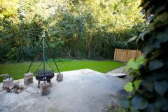Haus-und-Garten-3-Garten-mit-Terrasse-scaled